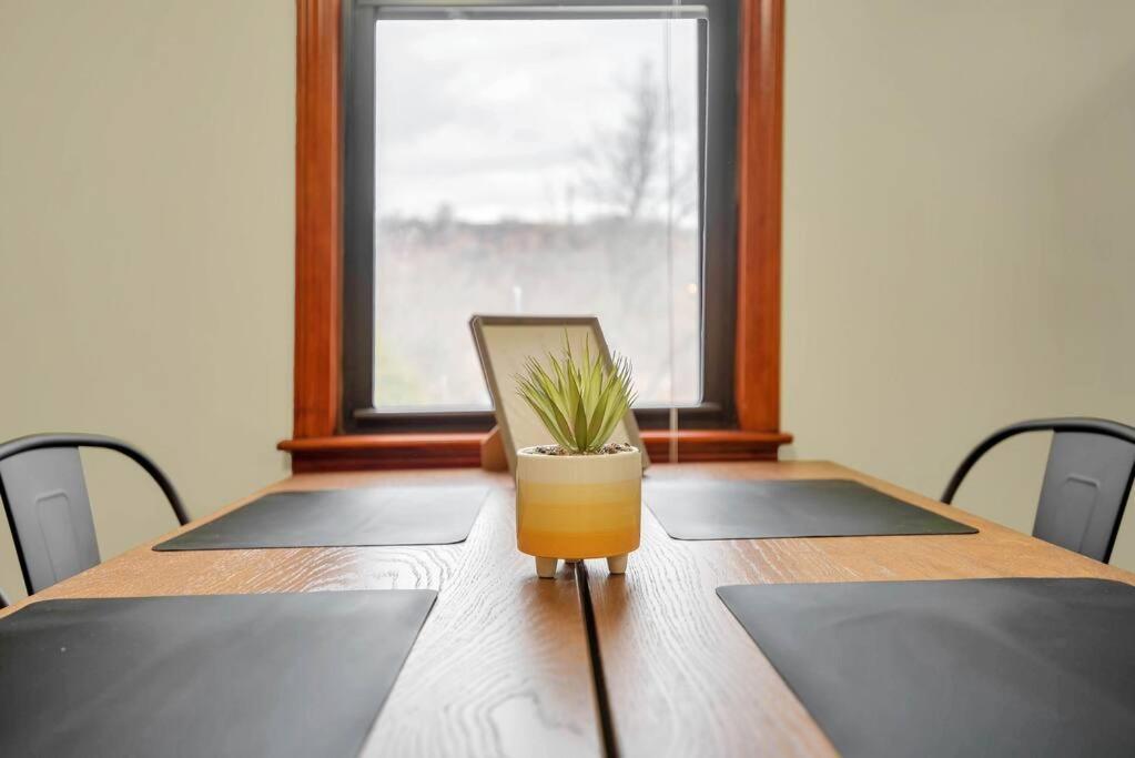 Golden Gem In Heart Of East Rock Quiet 3Br Near Dt And Yale Apartment New Haven Exterior photo